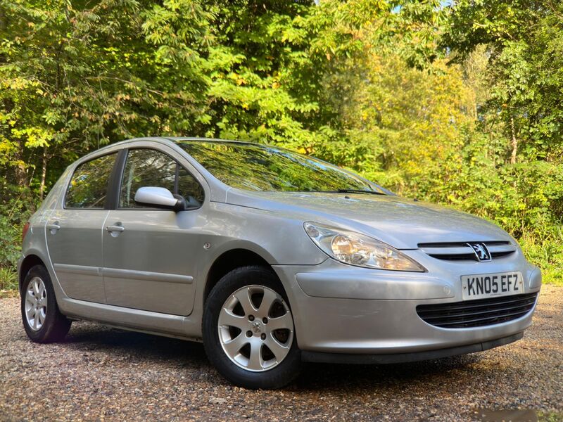 Used PEUGEOT 307 2005 Silver in Rickmansworth, Hertfordshire Bravo